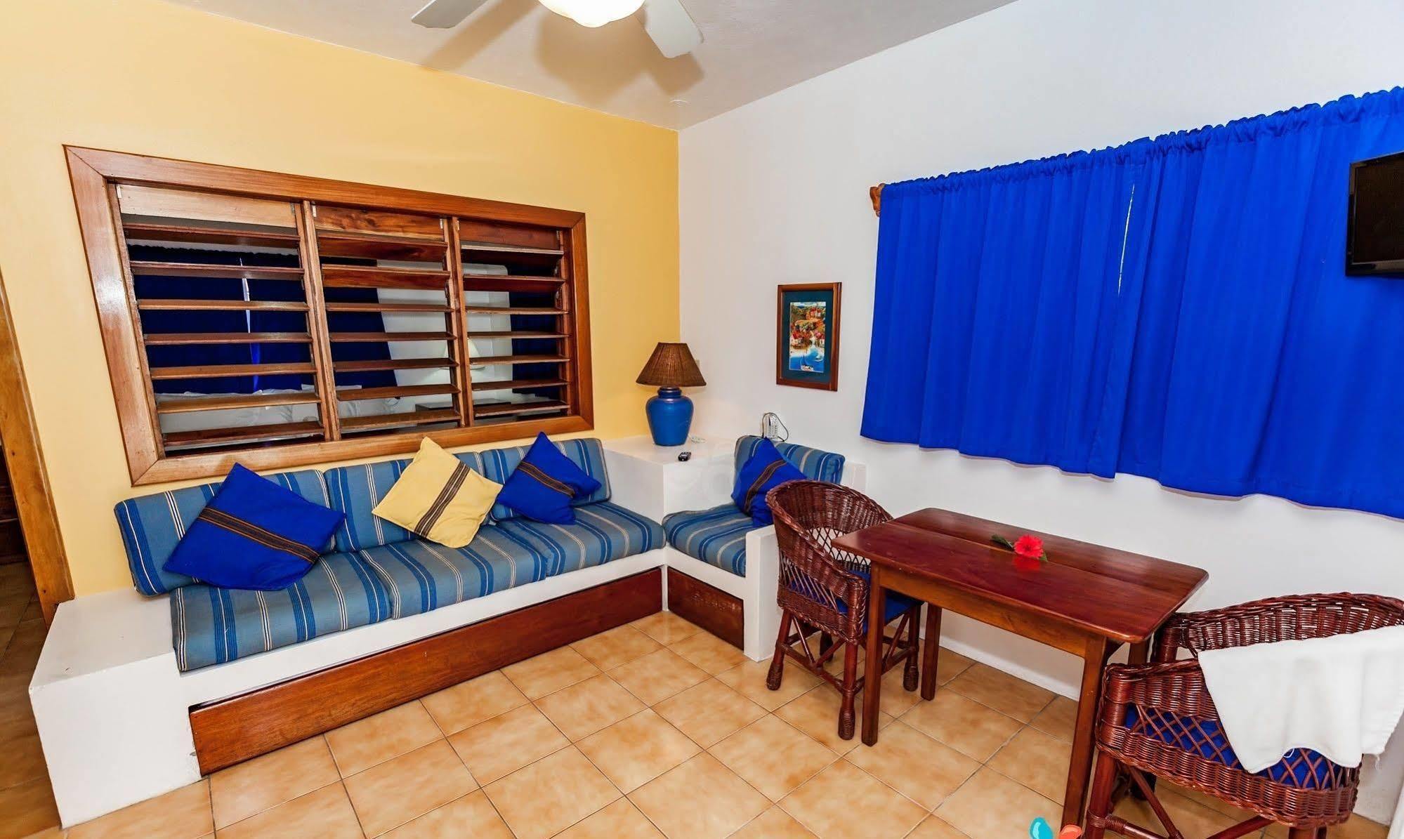 Caribbean Villas Hotel San Pedro  Esterno foto